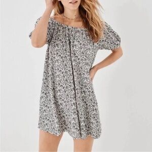 AE PUFF SLEEVE MINI DRESS BLACK AND WHITE FLORAL